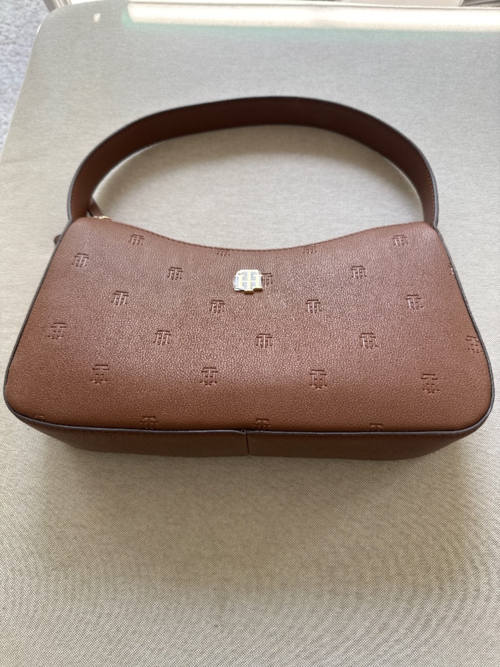 New Tommy Hilfiger lady shoulder bag